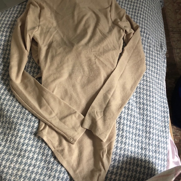 Tan knot stretchy bodysuit 2 for 1 - Picture 7 of 7